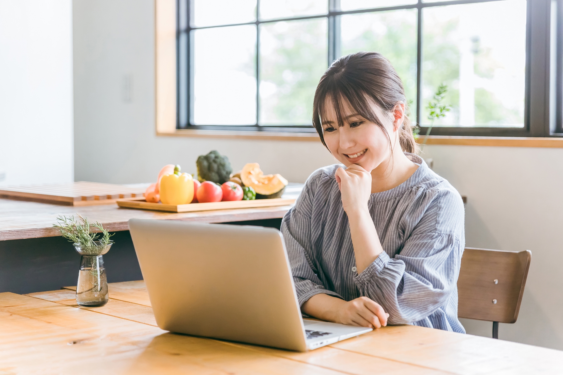 おすすめの在宅ワーク12選! 自分に合う仕事の見つけ方とは? | お役立ち情報 | フルリモート/在宅求人転職サービス ReWorks